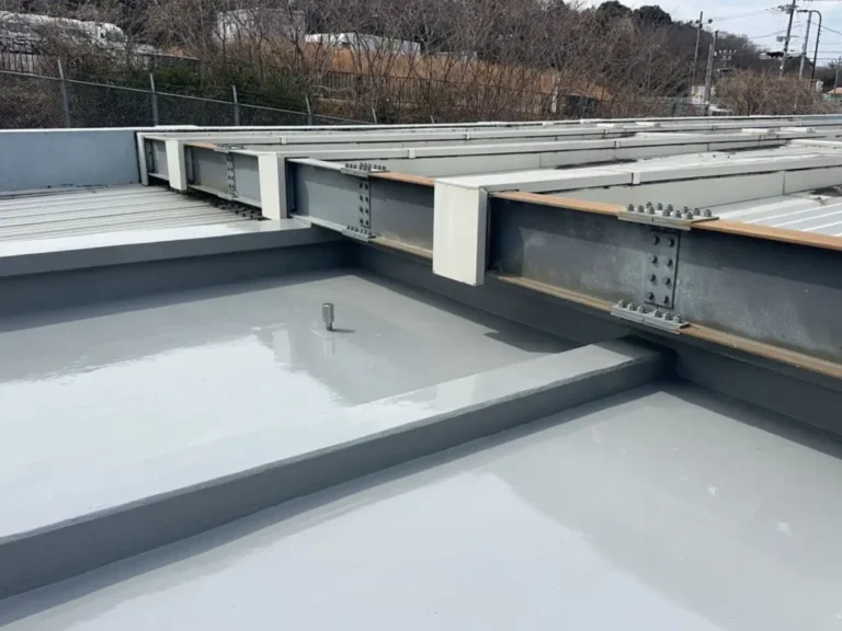 京都府城陽市｜屋上の雨漏りによるウレタン防水工事の施工事例
